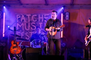 Mick Thomas & Roving Commission